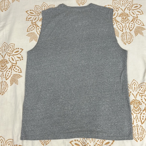 Old Navy Grey Tank-top - Picture 4 of 4